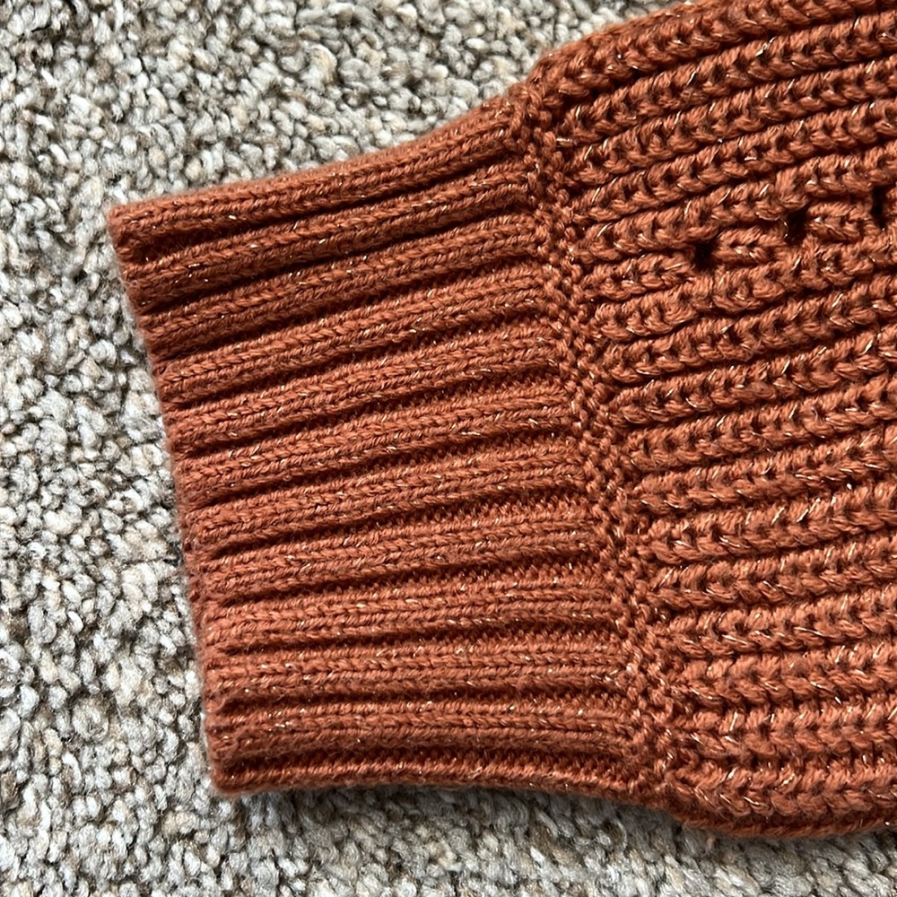 Sweaters - Picture 11 of 16
